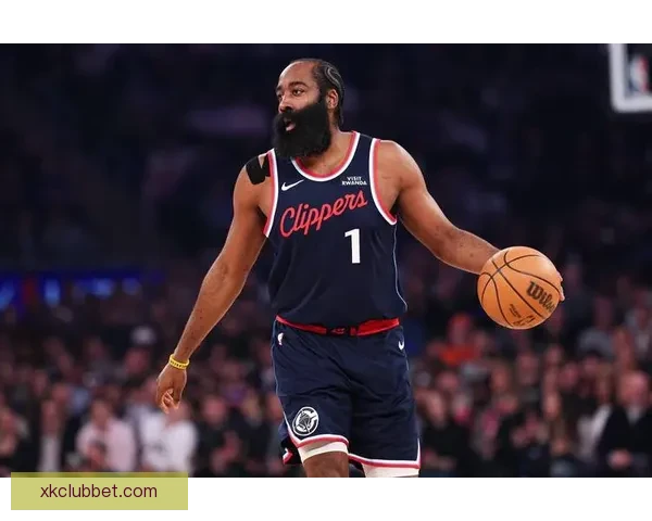 哈登点评骑士比赛表现：球权处理不够专注需要更职业